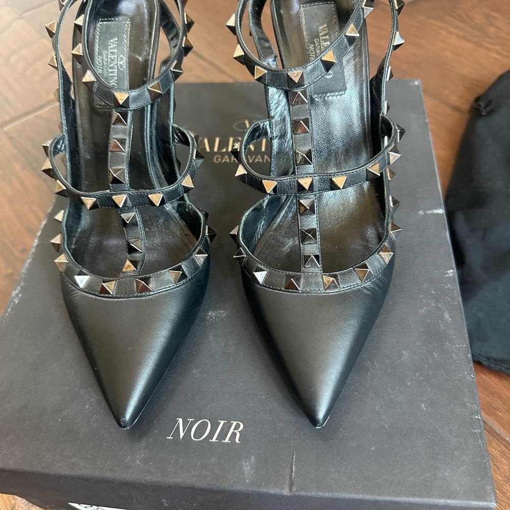 Valentino Noir Black Rockstud Heels size 38.5
